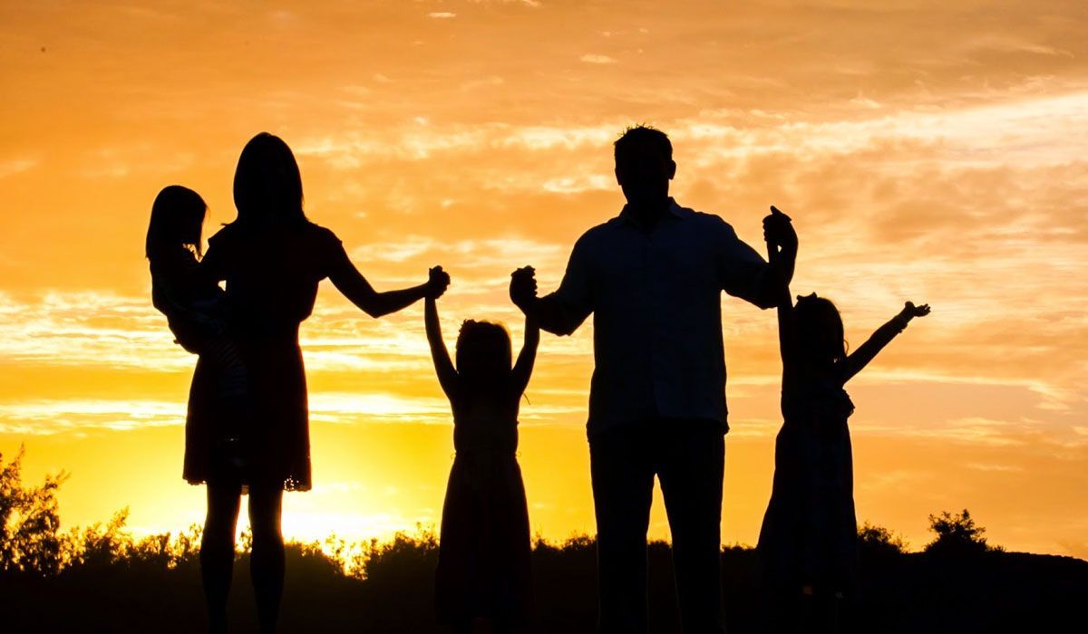 FAMILIA